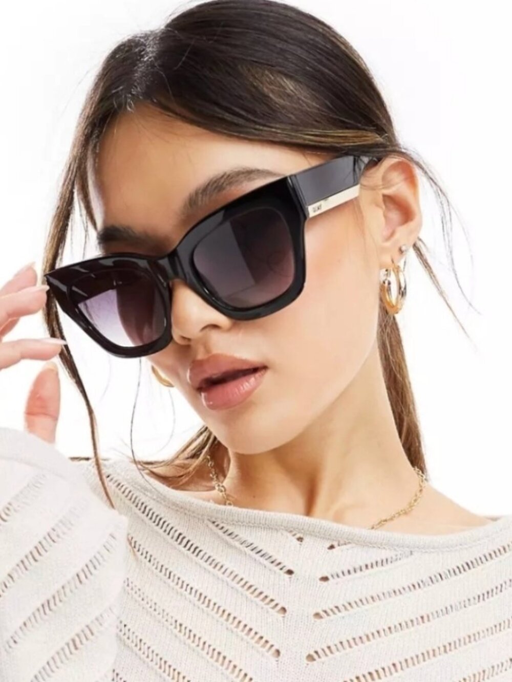 Quay By The Way Sunglasses with Cloth and Case